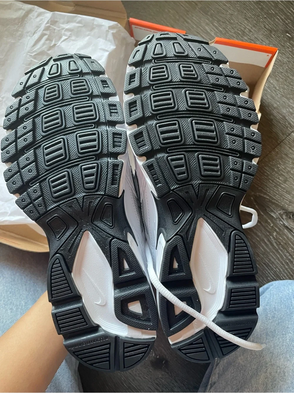 Nike White/Black Initiator Running Sneakers
